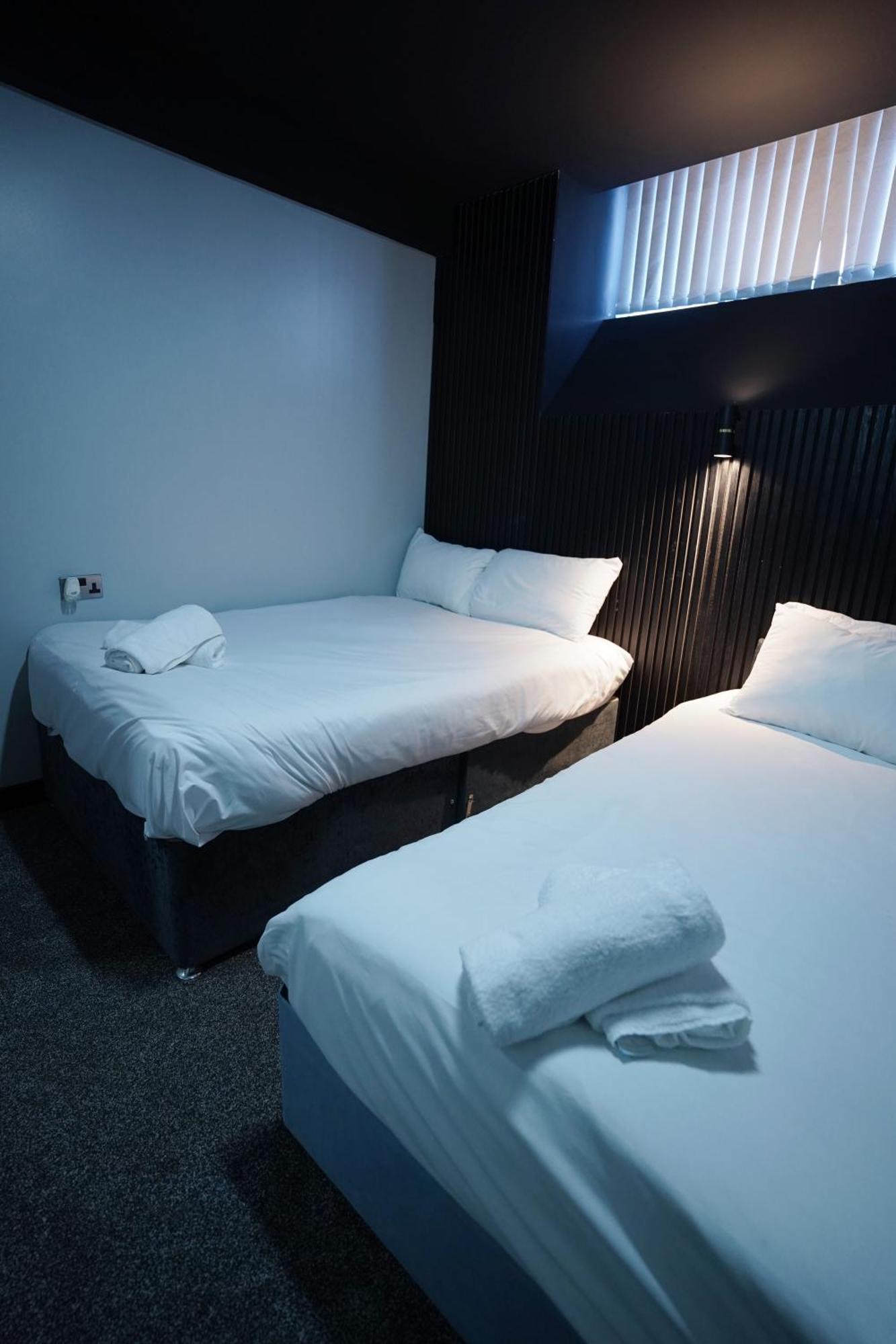 Nero Suite Sleeps Fourteen Manchester Extérieur photo